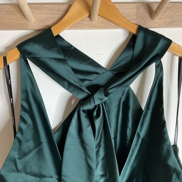 Dessy Lovely Draped Twist Halter Tie Back Trumpet Evergreen Maxi Dress NWT XL - Picture 6 of 10